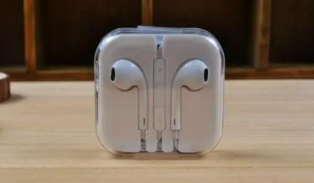 苹果耳机盒子不要丢（苹果耳机盒子不要丢，苹果耳机盒子包括官网价格145元的数据线）