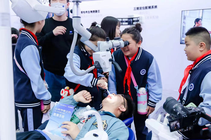 “点亮梦想之光 青少年科教公益行”首场活动在京举办