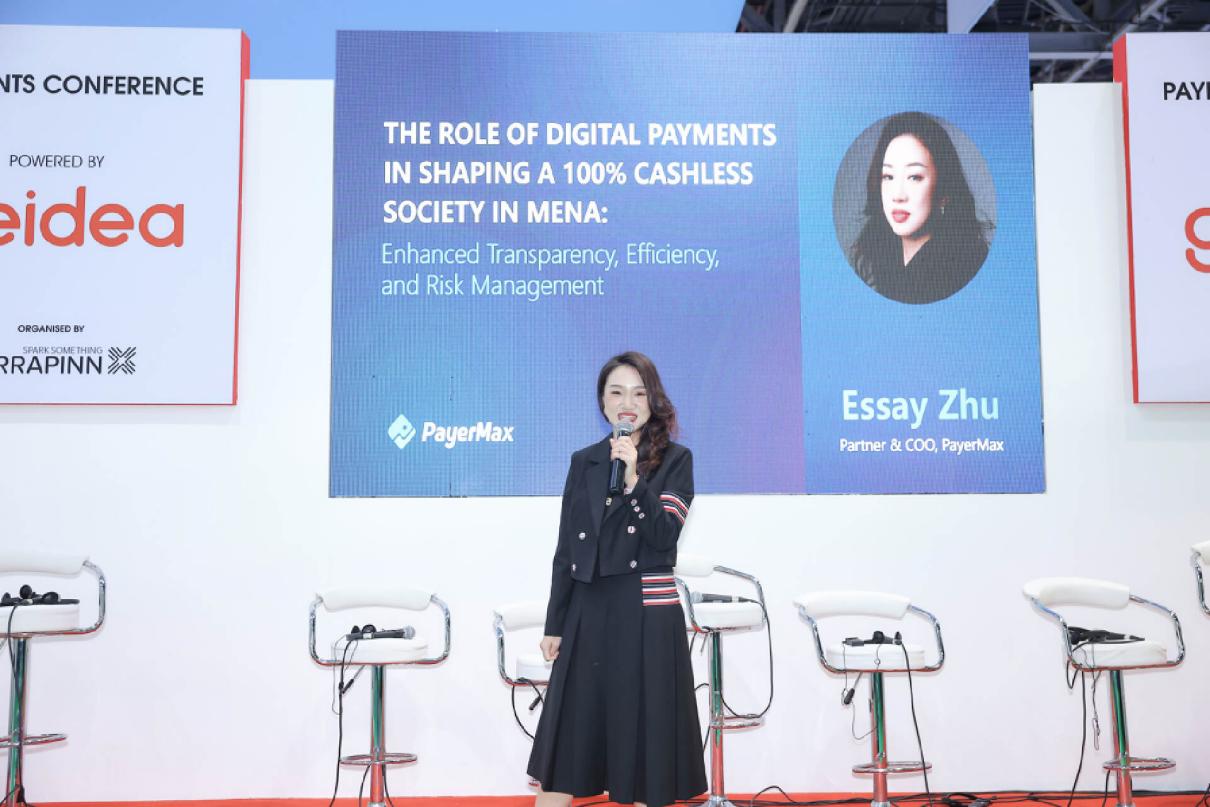 PayerMax亮相中东Seamless 首席运营官Essay Zhu发表演讲并为大会颁奖