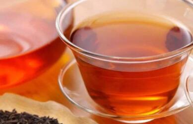 湿气重的人喝红茶还是绿茶，视情况而定