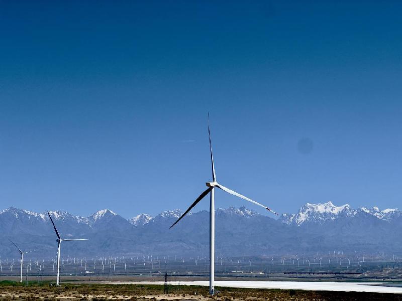 “建”证新疆首个多功能清洁能源基地